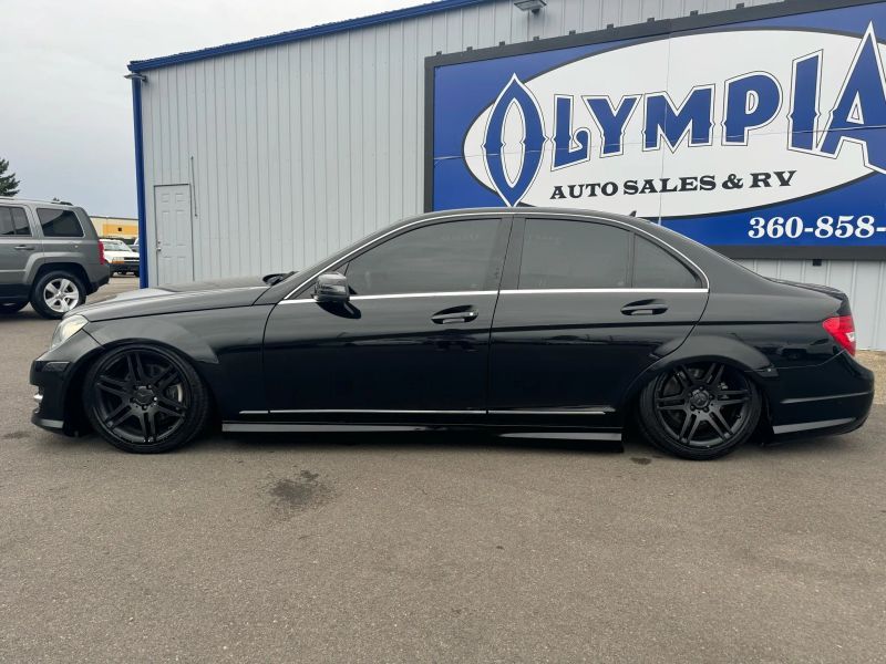 2012 Mercedes-Benz C-Class C 300 4MATIC Sport Sedan 4D Upper Image 2