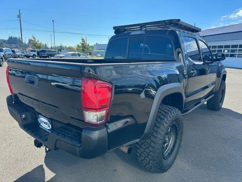 2016 Toyota Tacoma TRD Off-Road Double Cab Lower Image 3