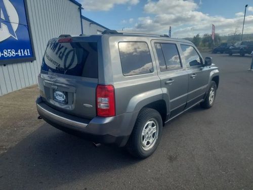 2011 Jeep Patriot Latitude X Lower Image 1
