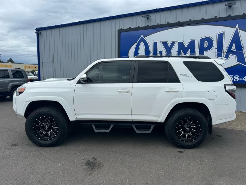2019 Toyota 4Runner TRD Off-Road Premium Upper Image 2