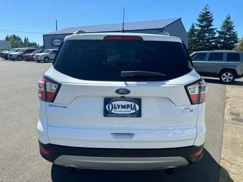 2017 Ford Escape SE Lower Image 1
