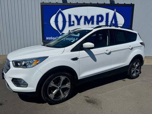 2304A - 2017 Ford Escape SE