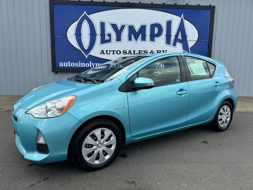 2322 - 2013 Toyota Prius c Two