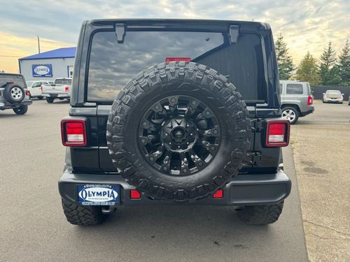 2021 Jeep Wrangler Unlimited Sahara High Altitude Sport Utility 4D Lower Image 2