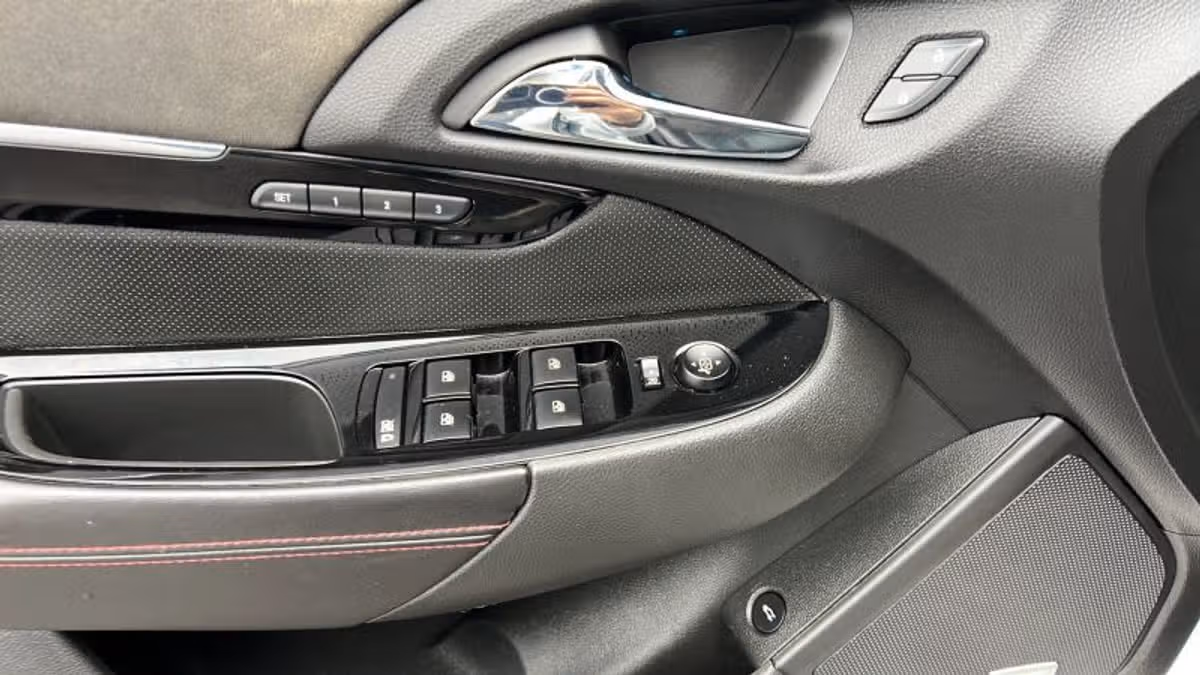 2014 Chevrolet SS Base Image 14