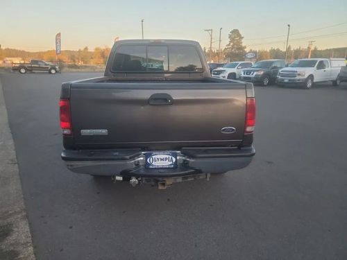 2005 Ford F-250 Super Duty Lariat Pickup 4D 6 3/4 ft Crew Cab Lower Image 2