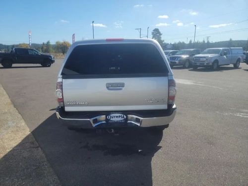 2013 Toyota Tacoma PreRunner V6 Access Cab Lower Image 2