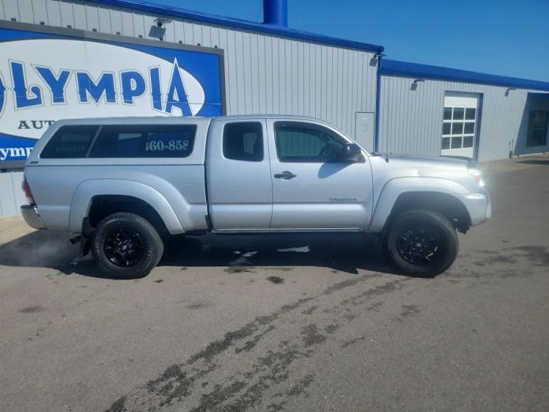2013 Toyota Tacoma PreRunner V6 Access Cab Upper Image 2