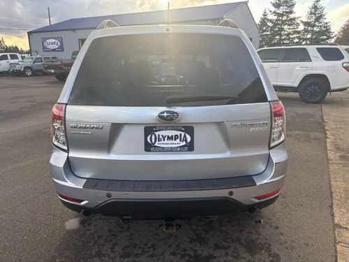 2013 Subaru Forester 2.5X Premium Lower Image 2
