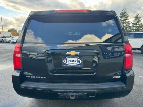 2015 Chevrolet Suburban LT Lower Image 2