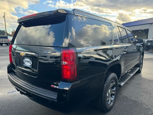 2015 Chevrolet Suburban LT Lower Image 3