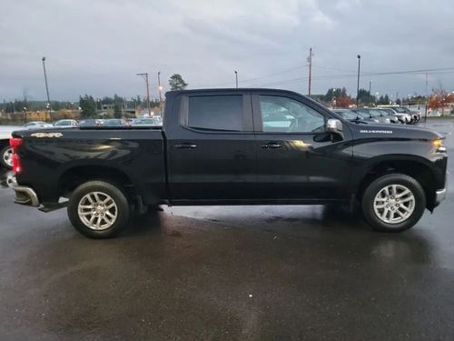 2021 Chevrolet Silverado 1500 LT Crew Cab Lower Image 2