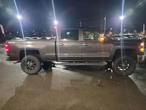 2015 Chevrolet Silverado 1500 LTZ Crew Cab Lower Image 2