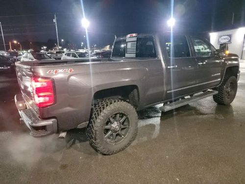 2015 Chevrolet Silverado 1500 LTZ Crew Cab Lower Image 3