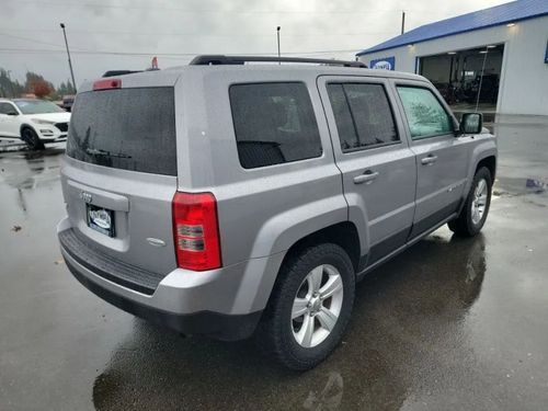 2016 Jeep Patriot Latitude Lower Image 3
