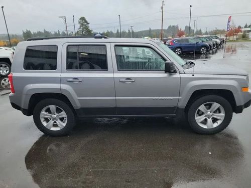 2016 Jeep Patriot Latitude Lower Image 2