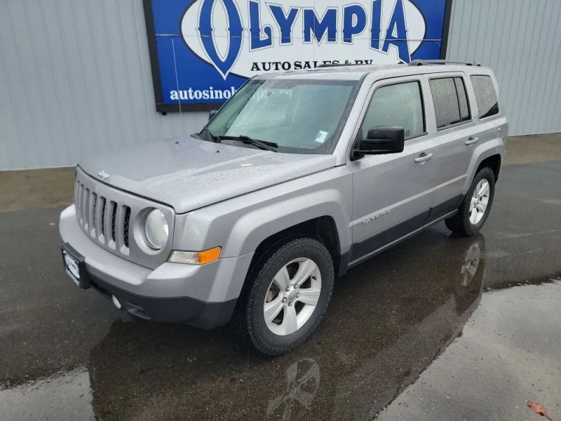 2016 Jeep Patriot Latitude Upper Image 1