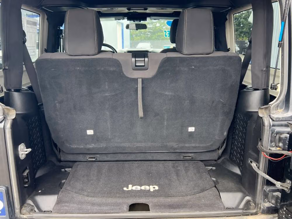 2015 Jeep Wrangler Sport Image 13
