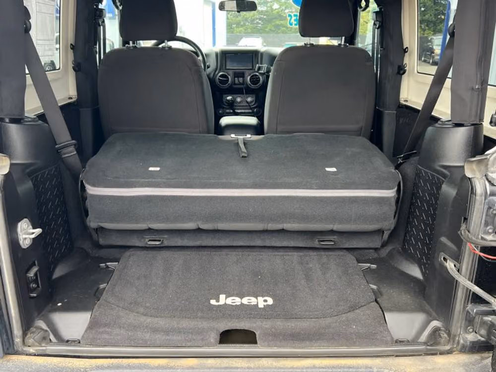 2015 Jeep Wrangler Sport Image 14