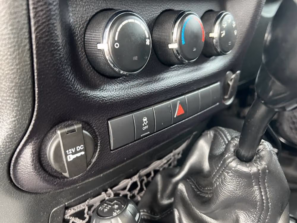 2015 Jeep Wrangler Sport Image 22