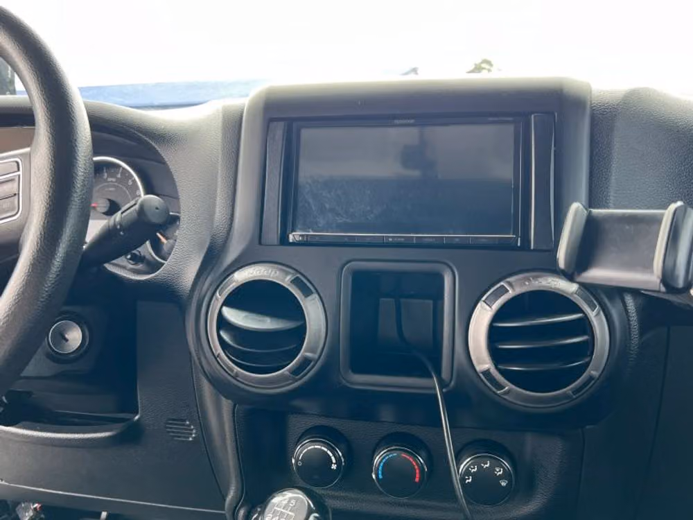 2015 Jeep Wrangler Sport Image 24