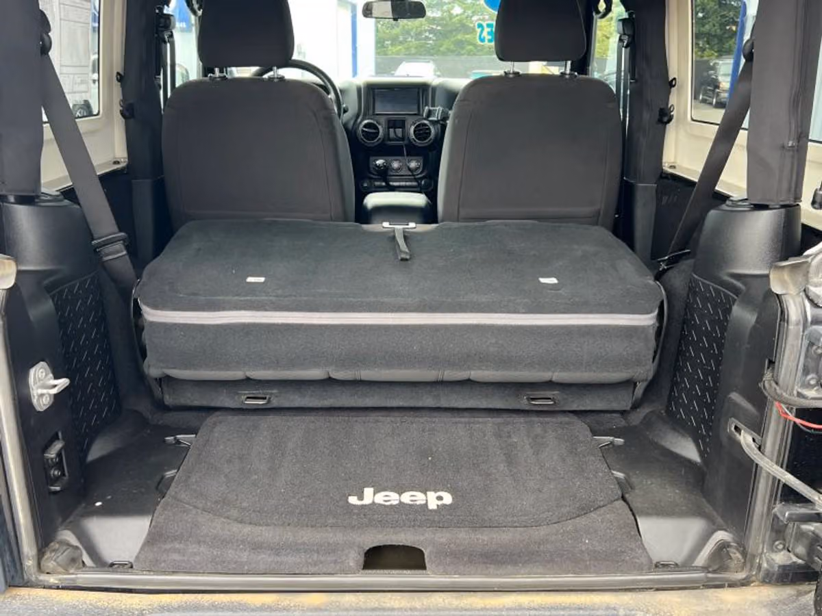 2015 Jeep Wrangler Sport Image 14