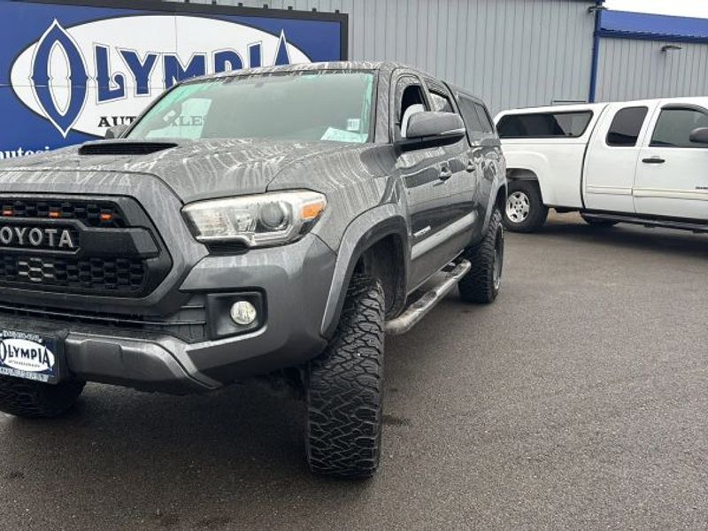 2016 Toyota Tacoma TRD Sport Double Cab Upper Image 1