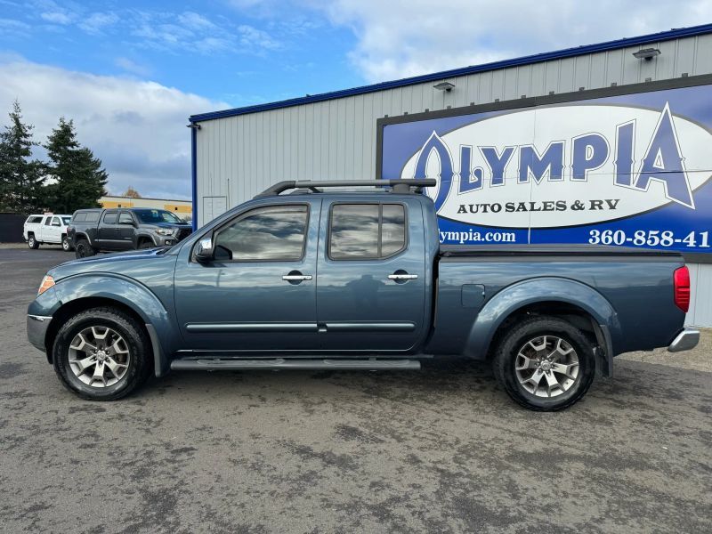 2014 Nissan Frontier SV Upper Image 2