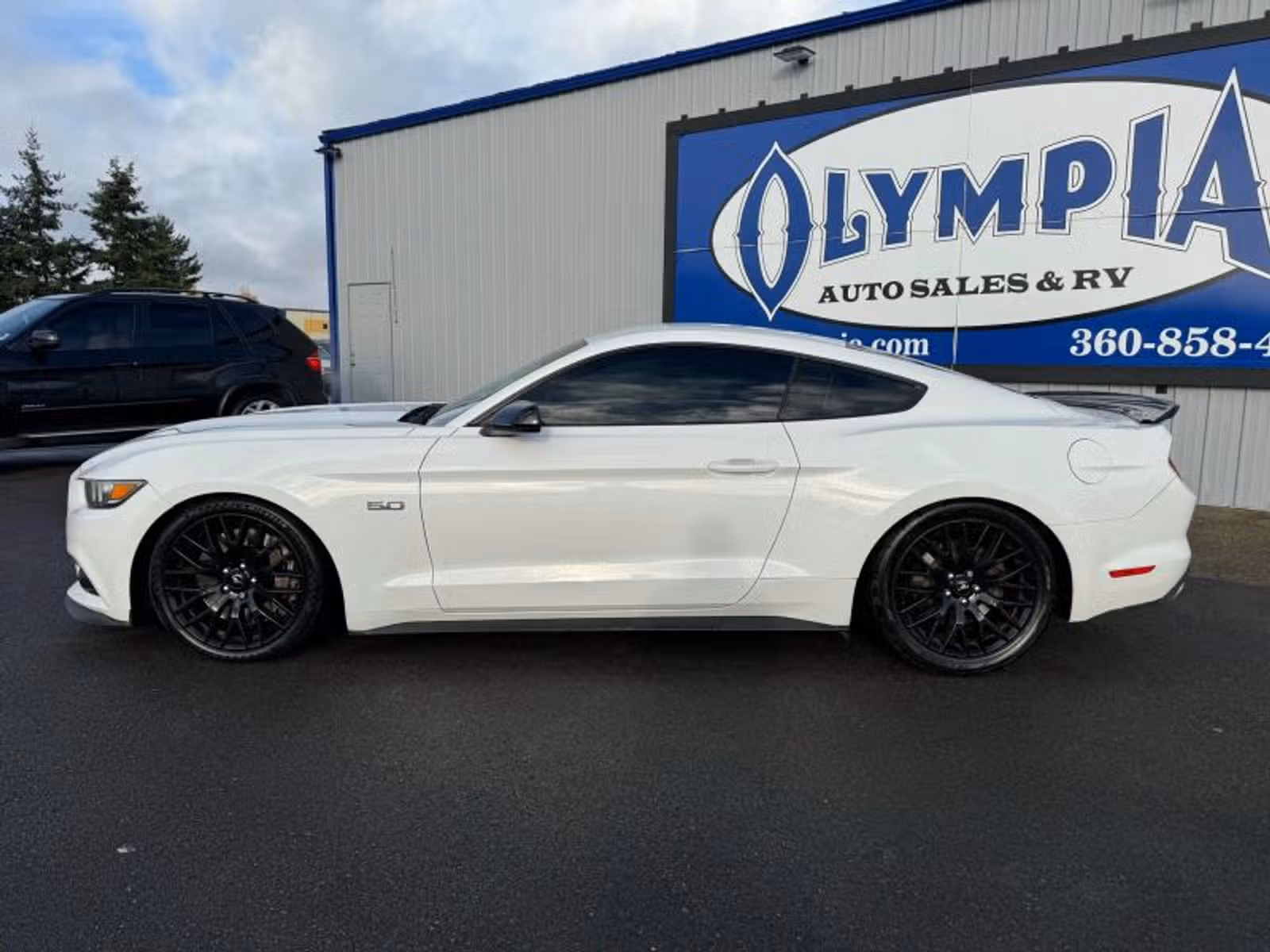 2016 Ford Mustang GT Upper Image 2
