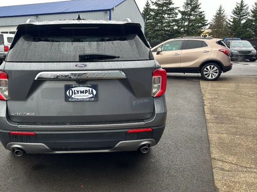 2023 Ford Explorer Limited Lower Image 3