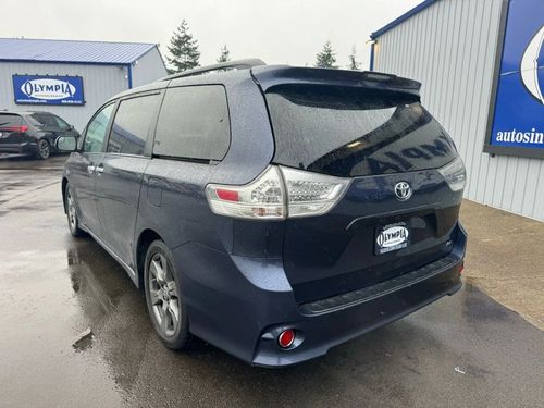 2020 Toyota Sienna SE 8-Passenger Lower Image 1