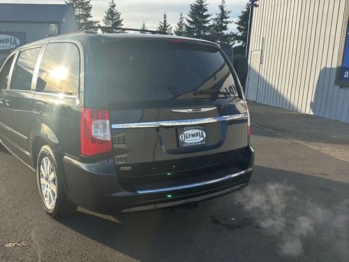2016 Chrysler Town and Country Touring Passenger Lower Image 1