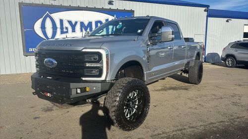 2447 - 2024 Ford F-350 Super Duty Platinum