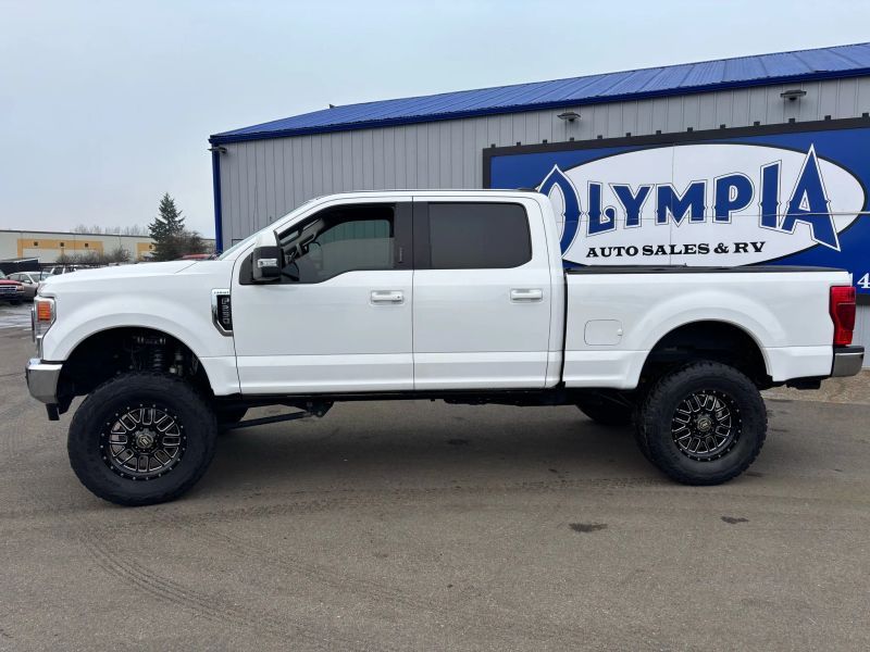2020 Ford F-250 Super Duty Lariat Upper Image 2