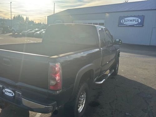 2004 Chevrolet Silverado 2500HD LT Extended Cab Lower Image 3