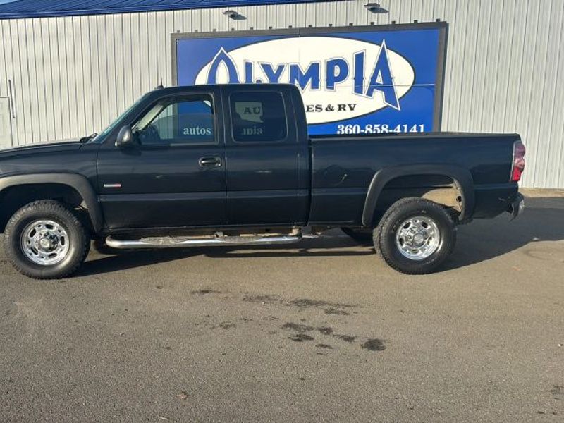 2004 Chevrolet Silverado 2500HD LT Extended Cab Upper Image 2