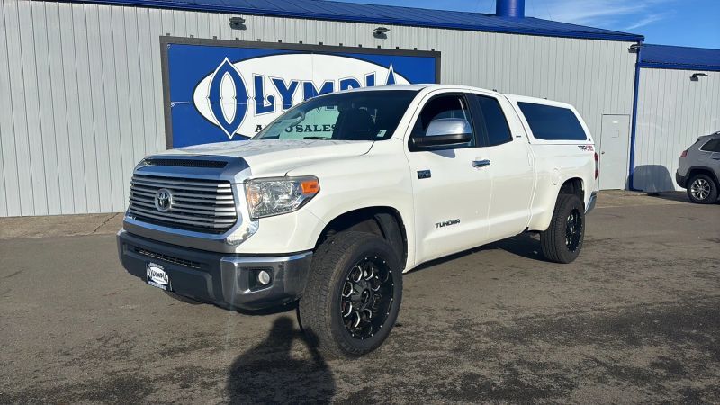 2015 Toyota Tundra Limited's photo