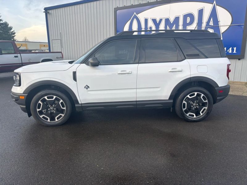 2021 Ford Bronco Sport Outer Banks Upper Image 2