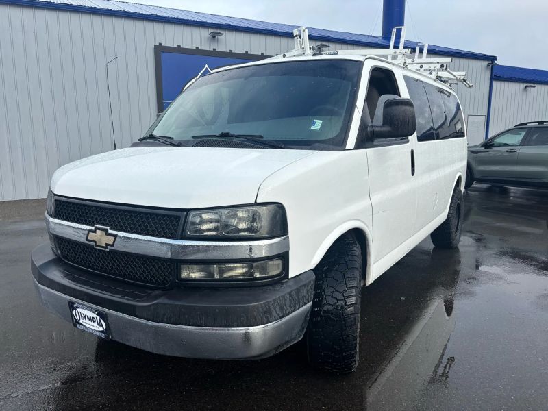 2014 Chevrolet Express Passenger LS's photo