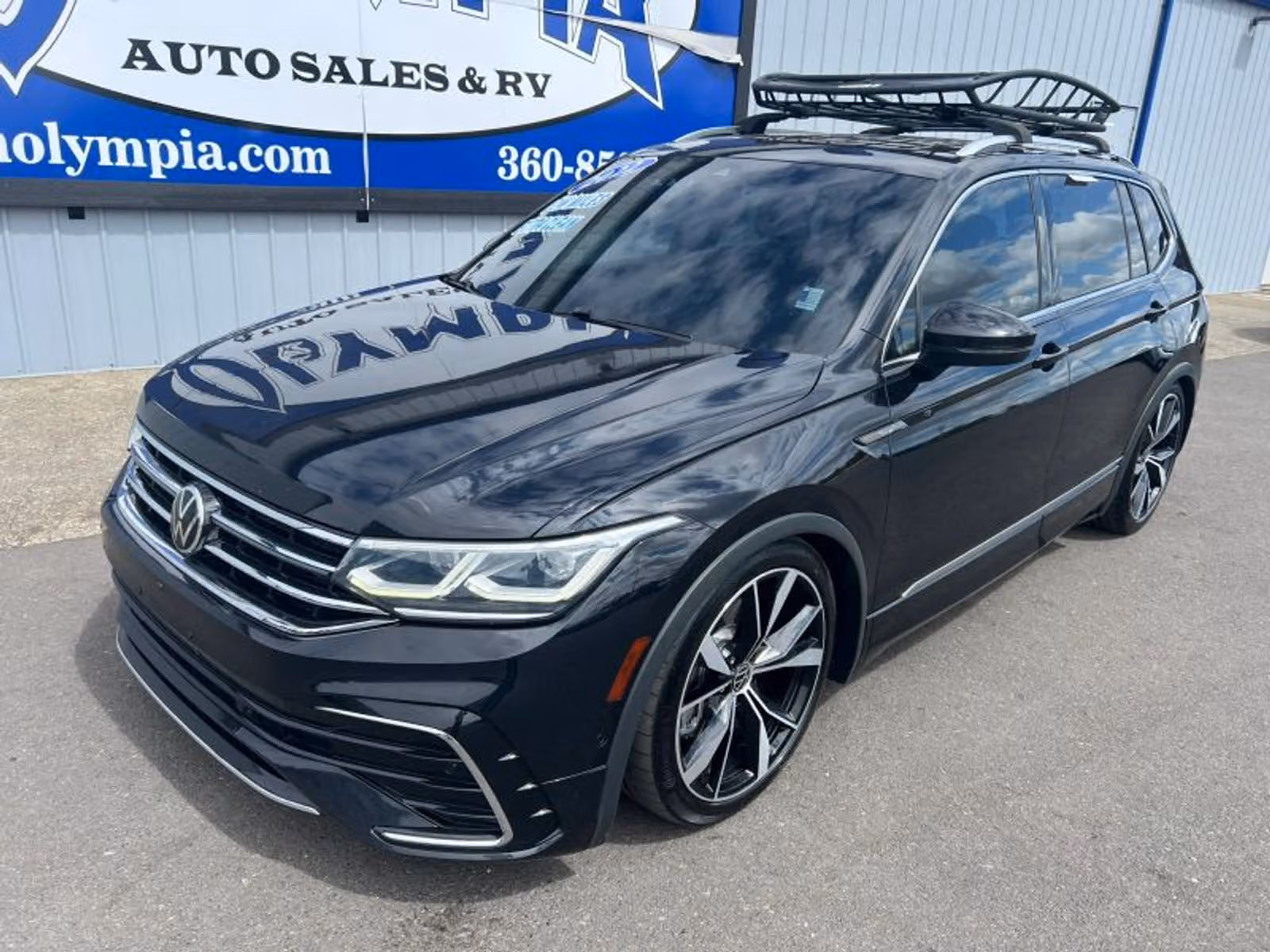 2022 Volkswagen Tiguan SEL R-Line 4Motion Upper Image 2