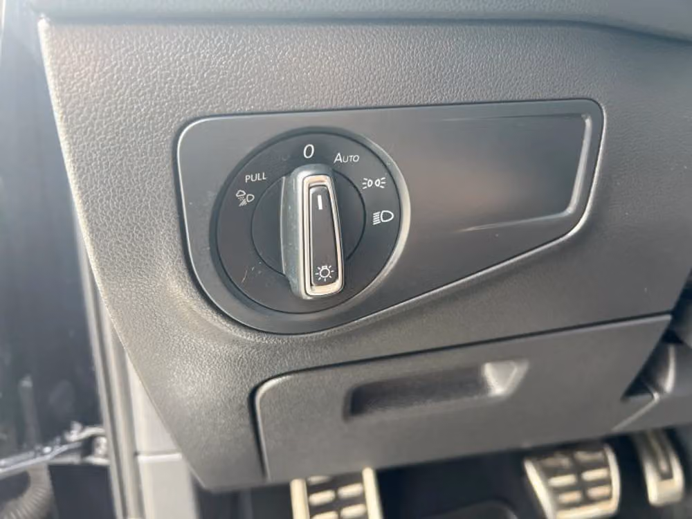 2022 Volkswagen Tiguan SEL R-Line 4Motion Image 24