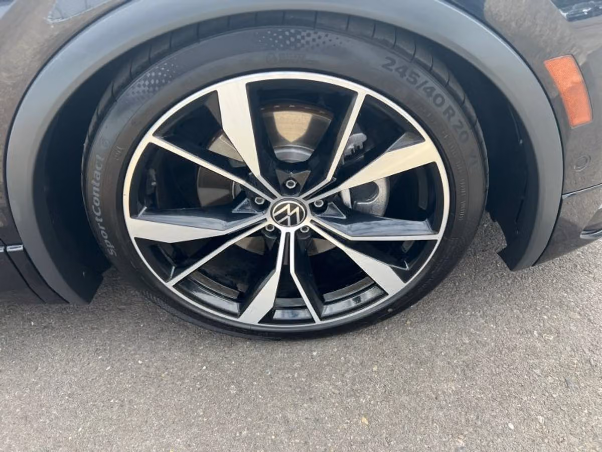 2022 Volkswagen Tiguan SEL R-Line 4Motion Image 5