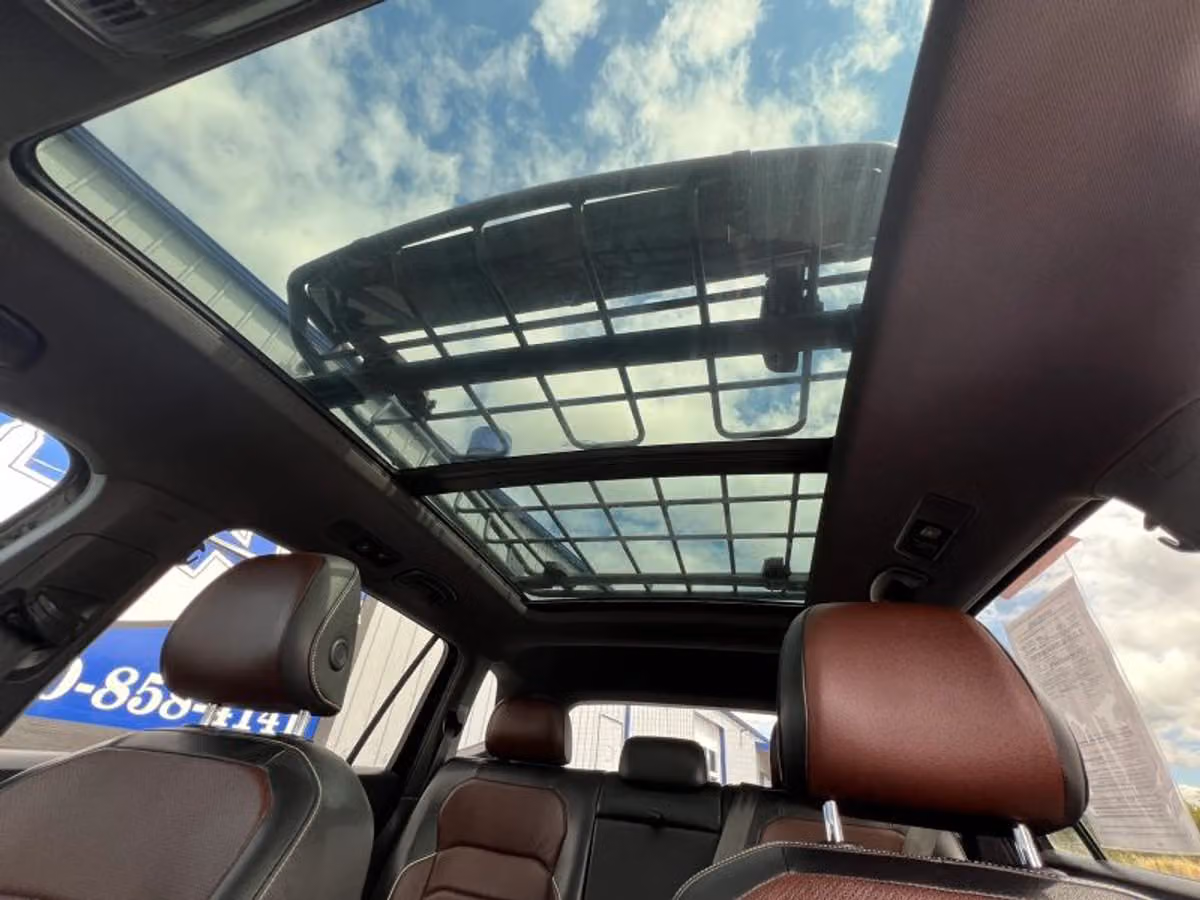 2022 Volkswagen Tiguan SEL R-Line 4Motion Image 23