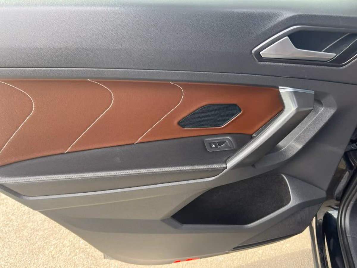 2022 Volkswagen Tiguan SEL R-Line 4Motion Image 18