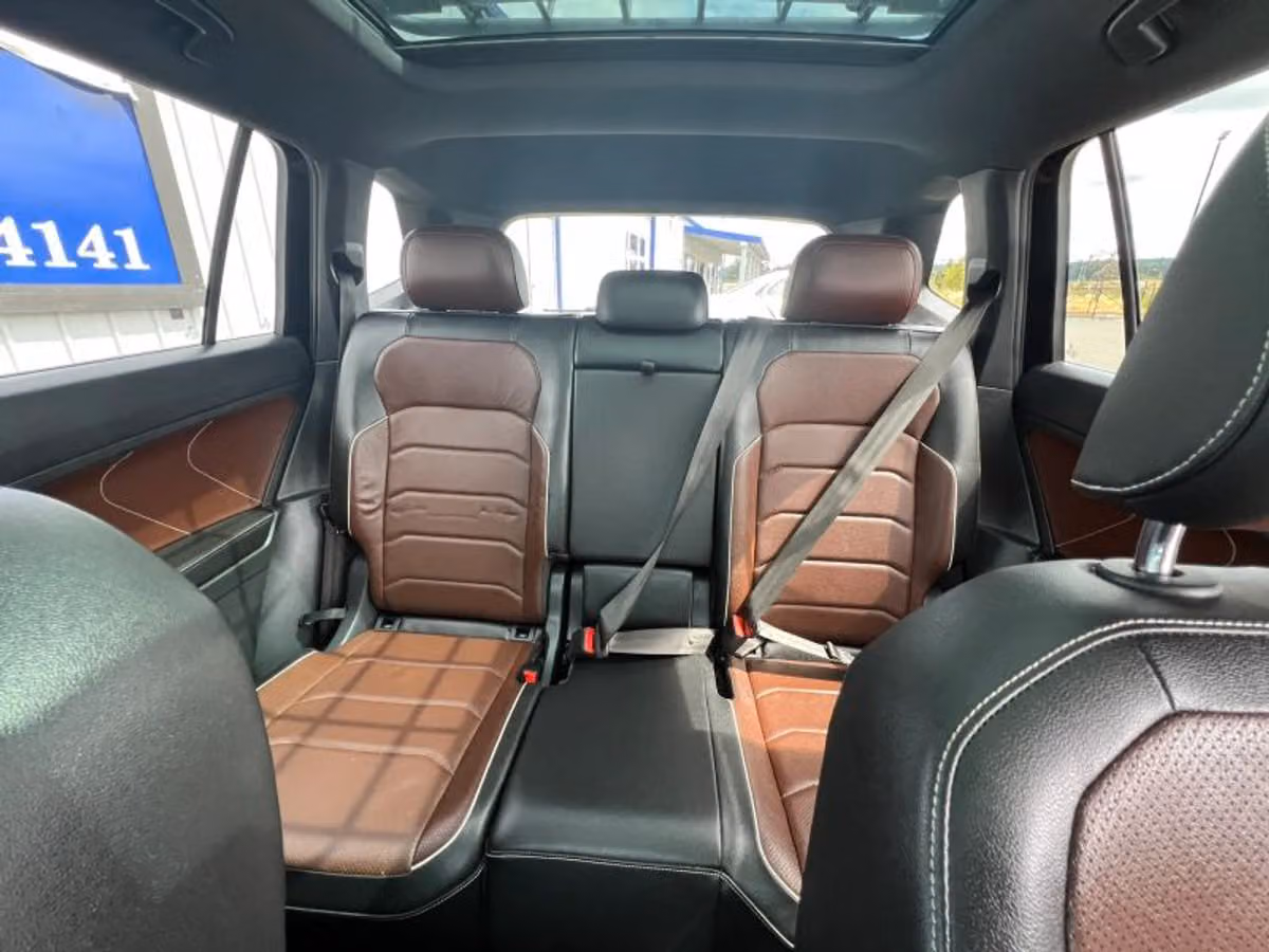 2022 Volkswagen Tiguan SEL R-Line 4Motion Image 22
