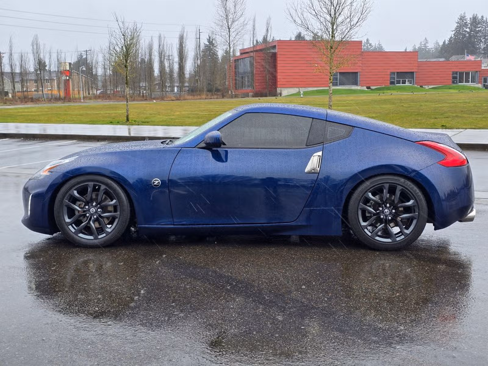 2019 Nissan 370Z Base Upper Image 2