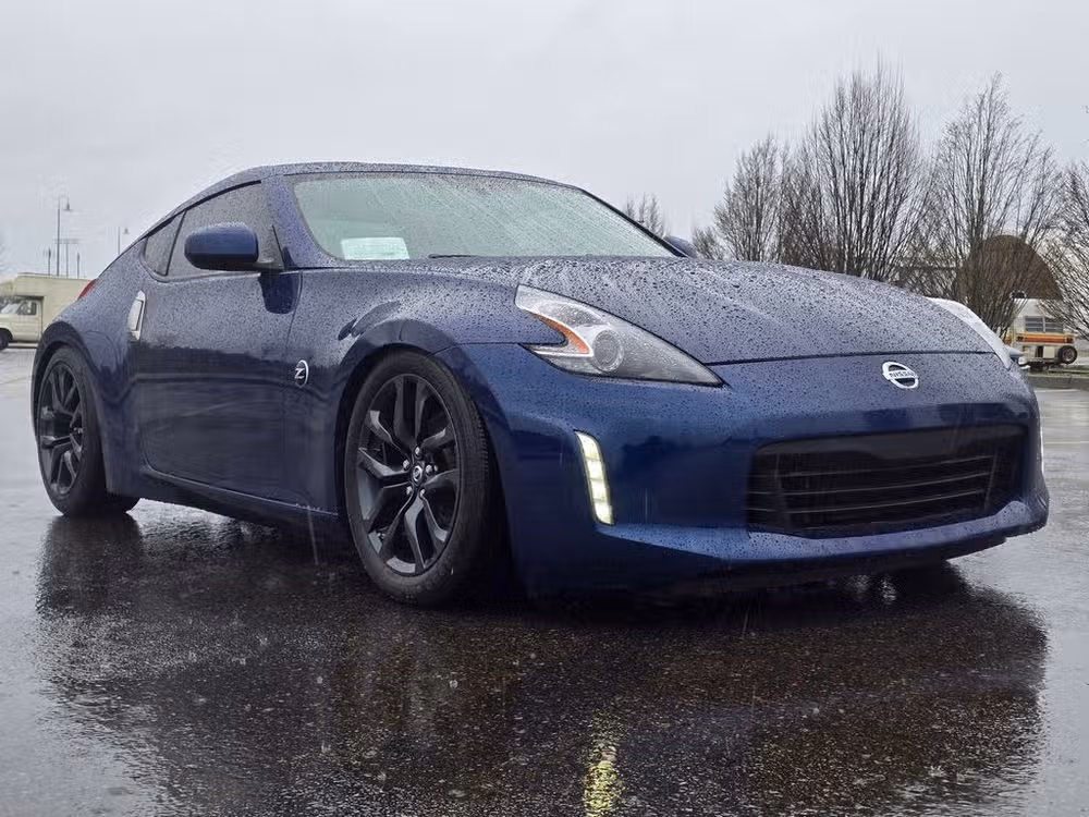 2019 Nissan 370Z Base Image 8