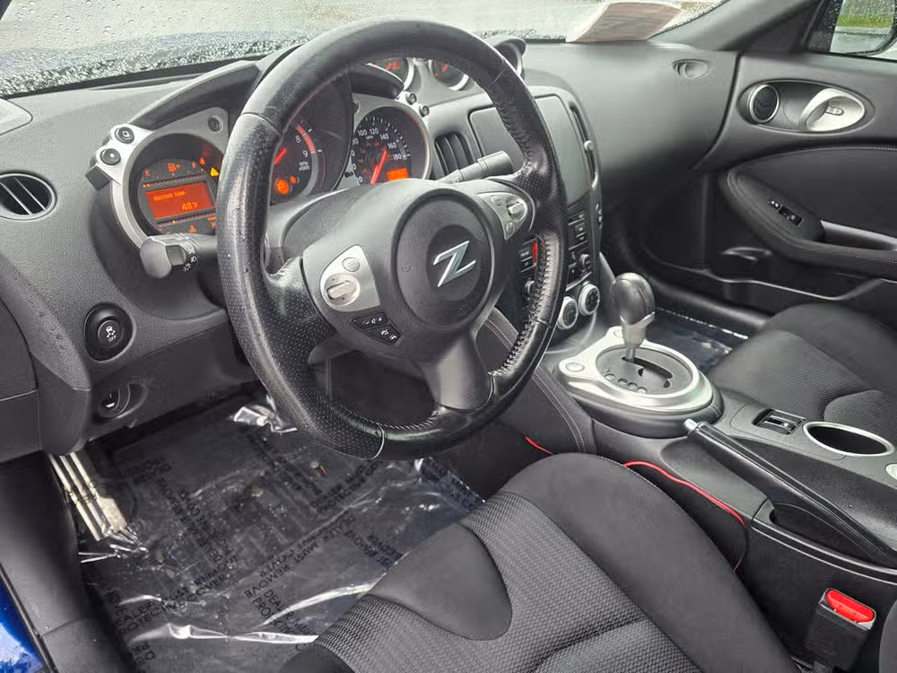 2019 Nissan 370Z Base Image 12