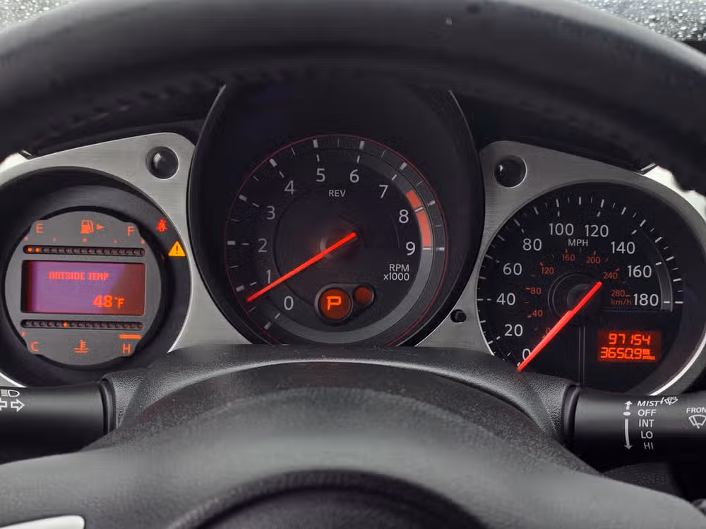 2019 Nissan 370Z Base Image 16
