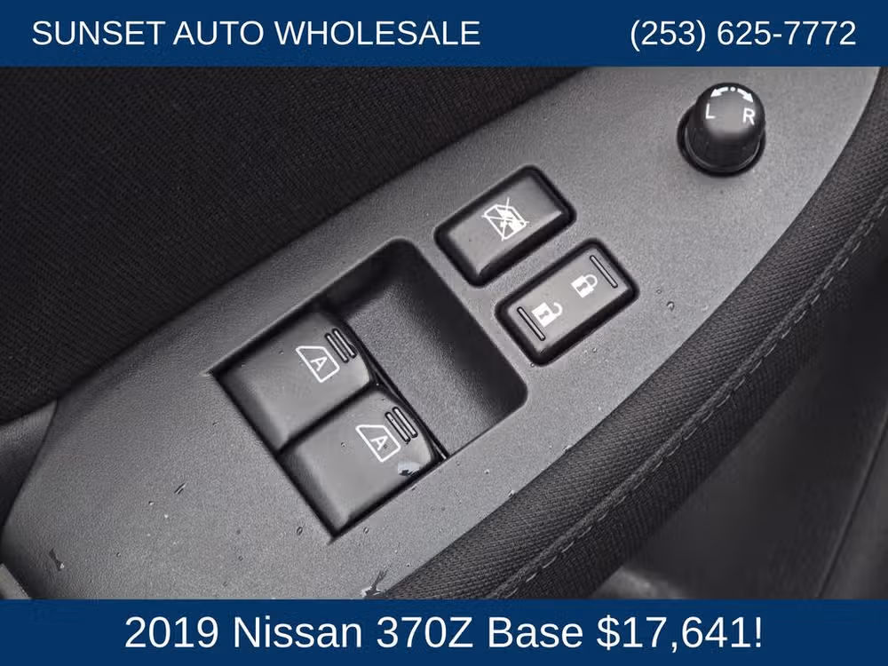 2019 Nissan 370Z Base Image 27